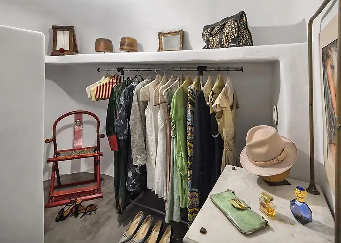 Aerie House Oia (Santorini)